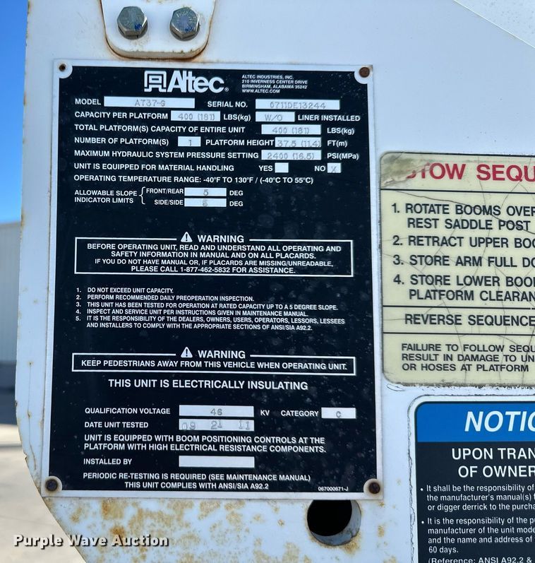 image for item DQ6586 2011 Ford F550 Super Duty bucket truck