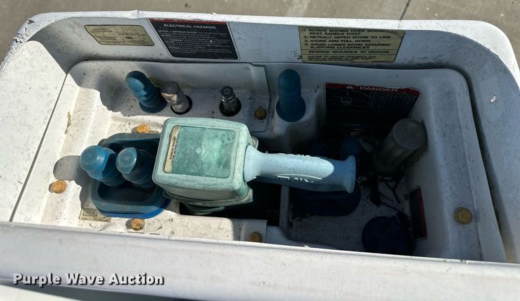 image for item DQ6586 2011 Ford F550 Super Duty bucket truck