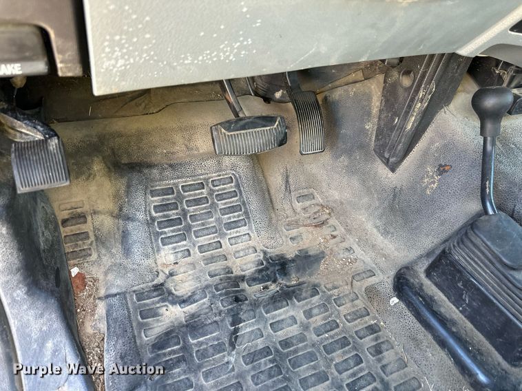 image for item DQ6586 2011 Ford F550 Super Duty bucket truck