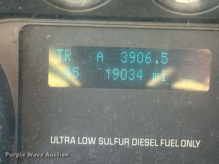 image for item DQ6586 2011 Ford F550 Super Duty bucket truck