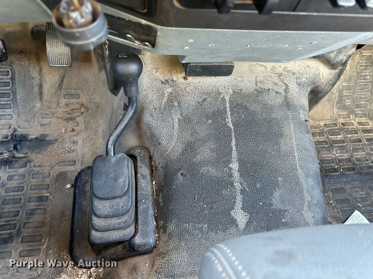 image for item DQ6586 2011 Ford F550 Super Duty bucket truck