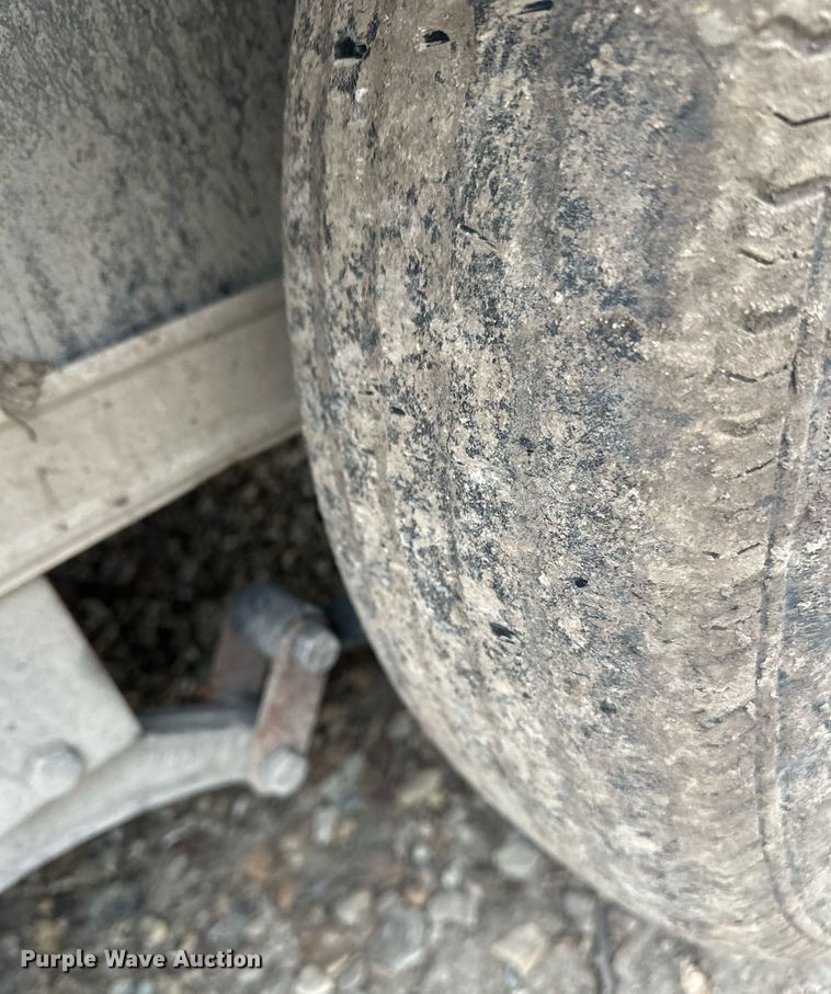 image for item DQ6631 2019 Formula enclosed cargo trailer