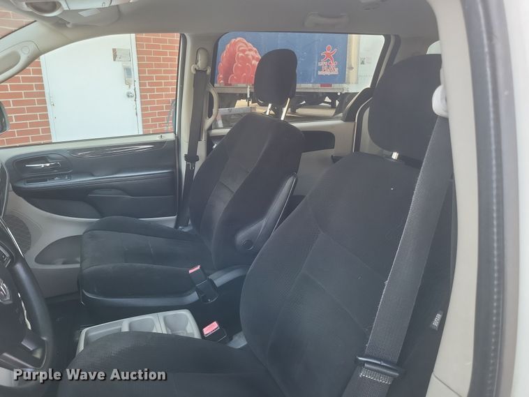 image for item DS5240 2013 Dodge Grand Caravan van