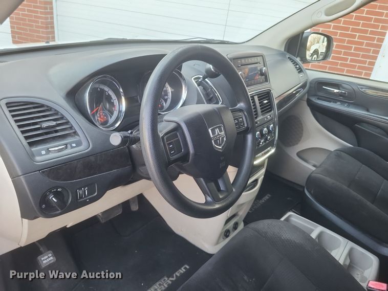 image for item DS5240 2013 Dodge Grand Caravan van