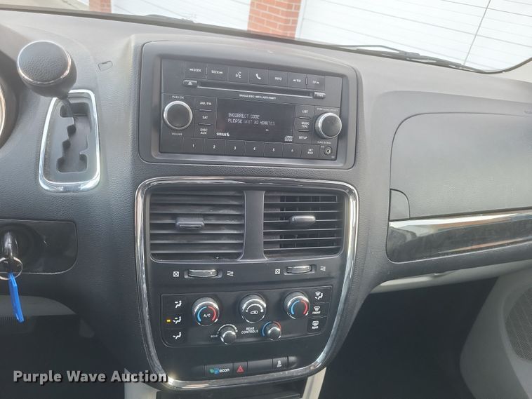 image for item DS5240 2013 Dodge Grand Caravan van