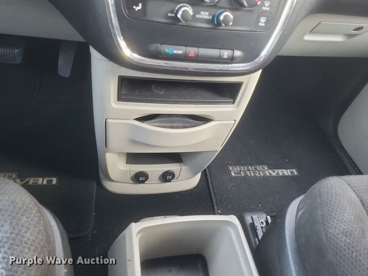 image for item DS5240 2013 Dodge Grand Caravan van