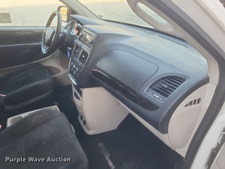 image for item DS5240 2013 Dodge Grand Caravan van