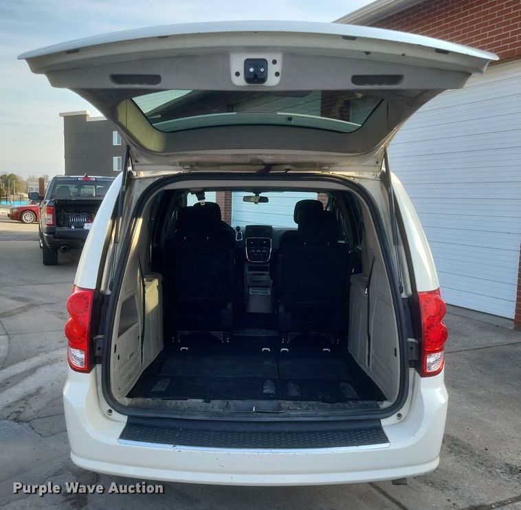 image for item DS5240 2013 Dodge Grand Caravan van