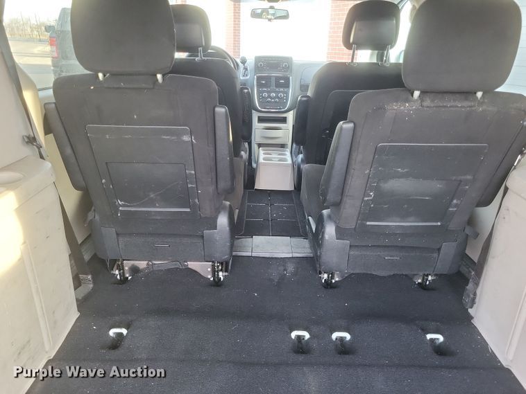 image for item DS5240 2013 Dodge Grand Caravan van