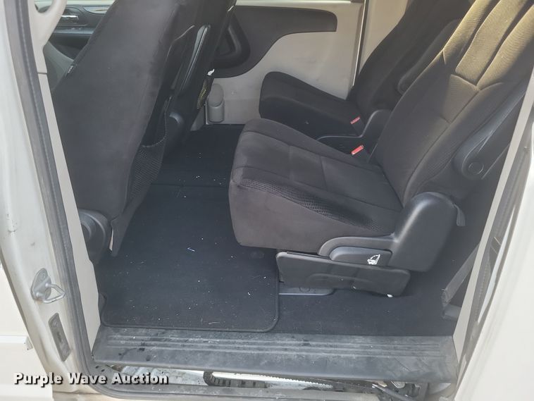 image for item DS5240 2013 Dodge Grand Caravan van