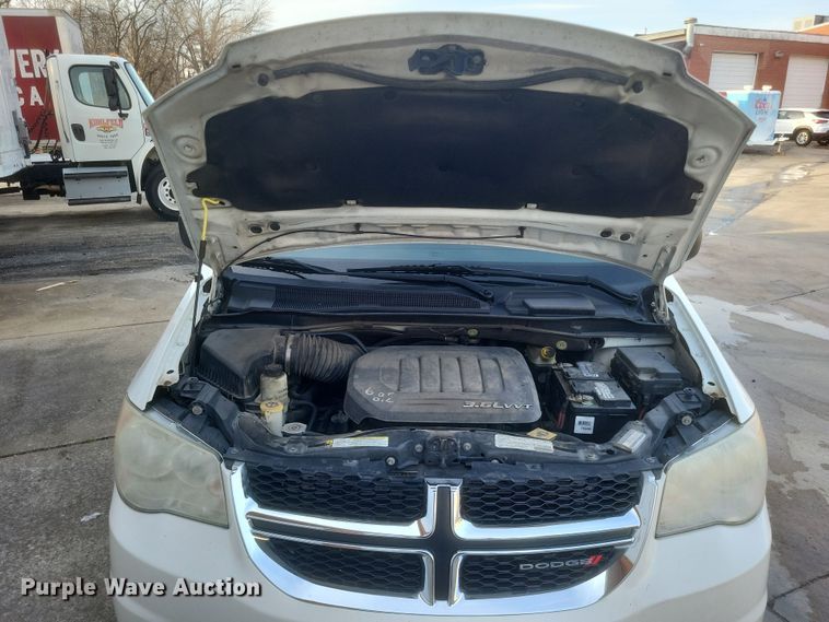 image for item DS5240 2013 Dodge Grand Caravan van