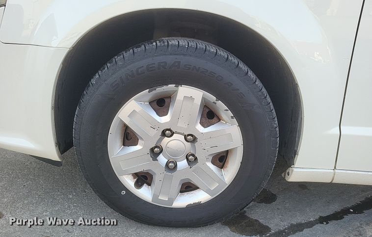 image for item DS5240 2013 Dodge Grand Caravan van