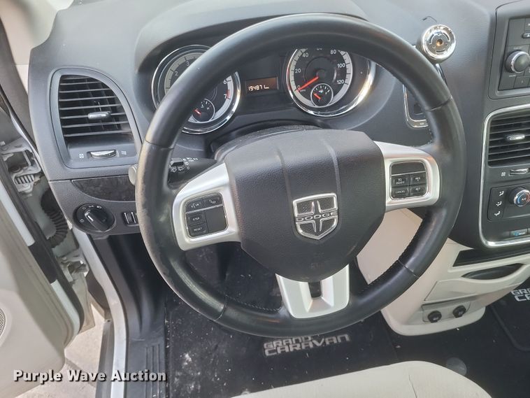 image for item DS5241 2015 Dodge Grand Caravan van