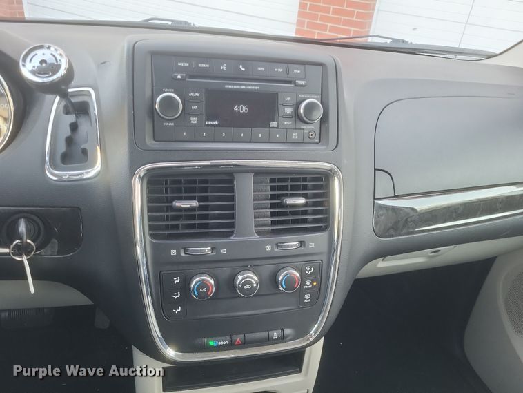 image for item DS5241 2015 Dodge Grand Caravan van