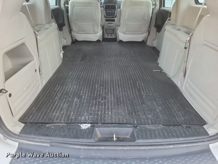 image for item DS5241 2015 Dodge Grand Caravan van
