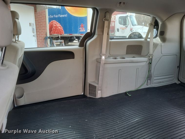 image for item DS5241 2015 Dodge Grand Caravan van