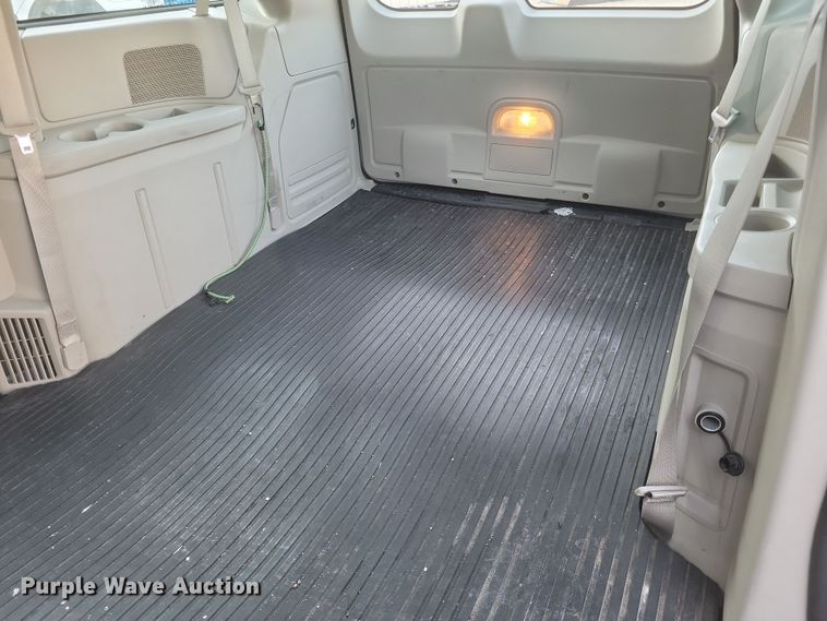 image for item DS5241 2015 Dodge Grand Caravan van