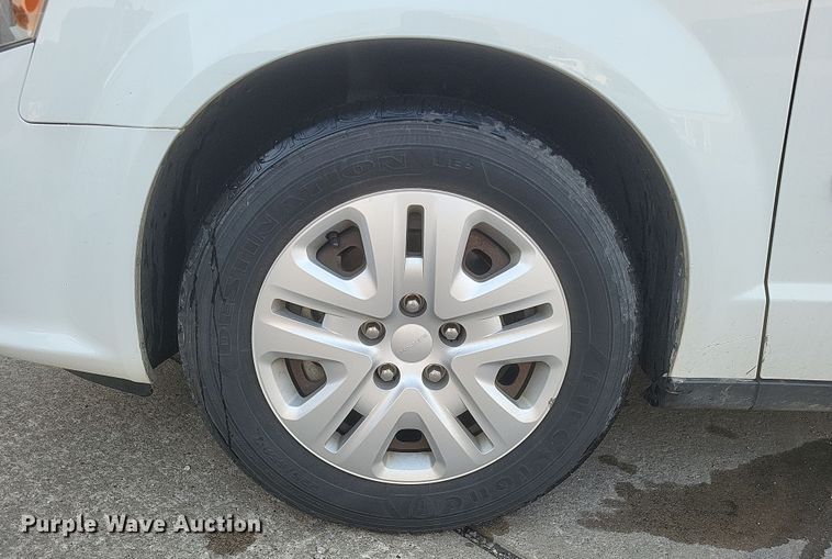 image for item DS5241 2015 Dodge Grand Caravan van