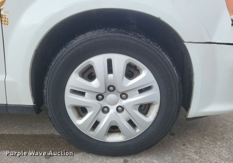 image for item DS5241 2015 Dodge Grand Caravan van