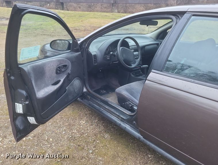 image for item DS5242 1999 Saturn SL 