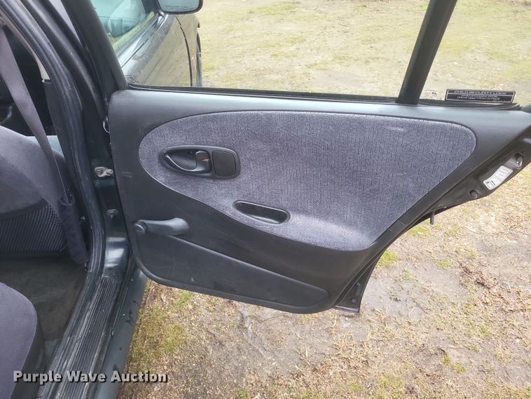 image for item DS5242 1999 Saturn SL 