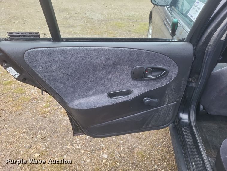 image for item DS5242 1999 Saturn SL 