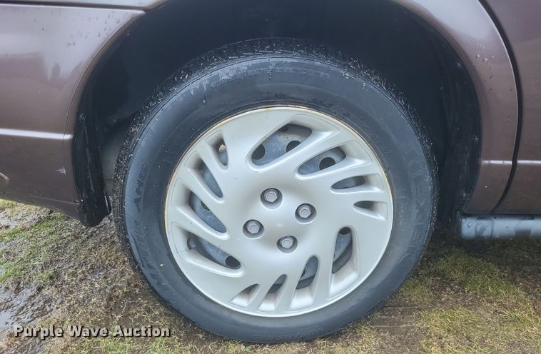 image for item DS5242 1999 Saturn SL 