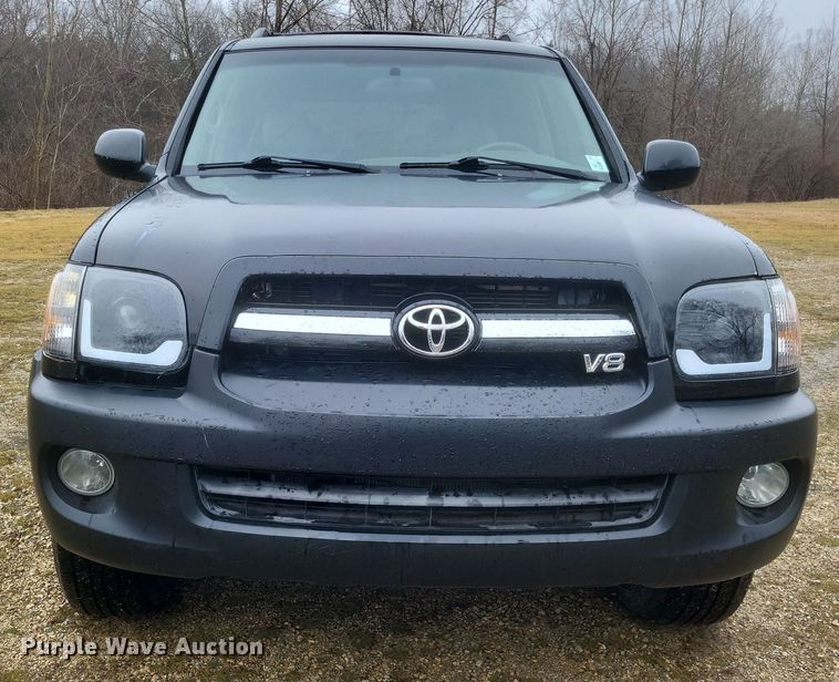 image for item DS5243 2005 Toyota Sequoia SUV