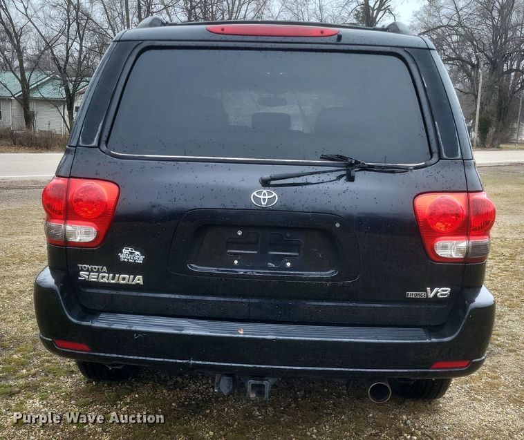 image for item DS5243 2005 Toyota Sequoia SUV