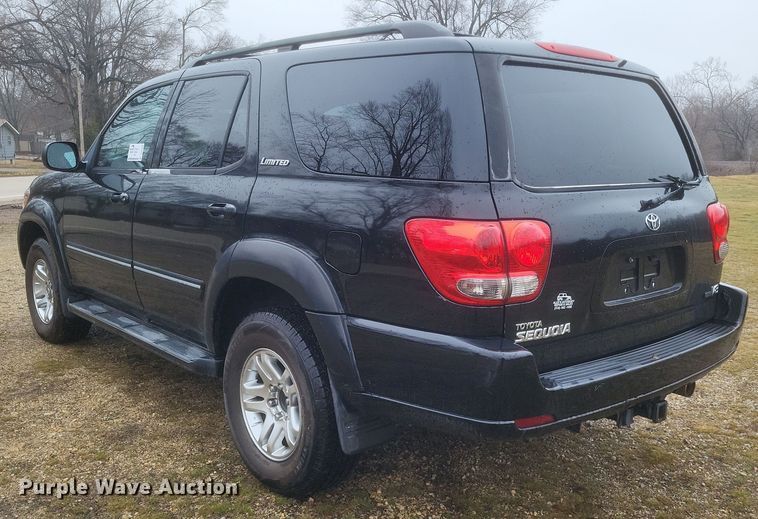 image for item DS5243 2005 Toyota Sequoia SUV