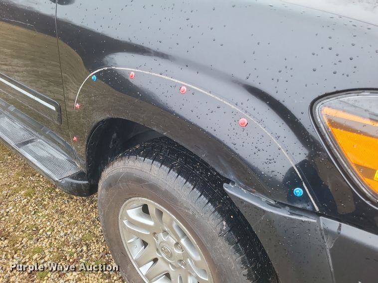 image for item DS5243 2005 Toyota Sequoia SUV