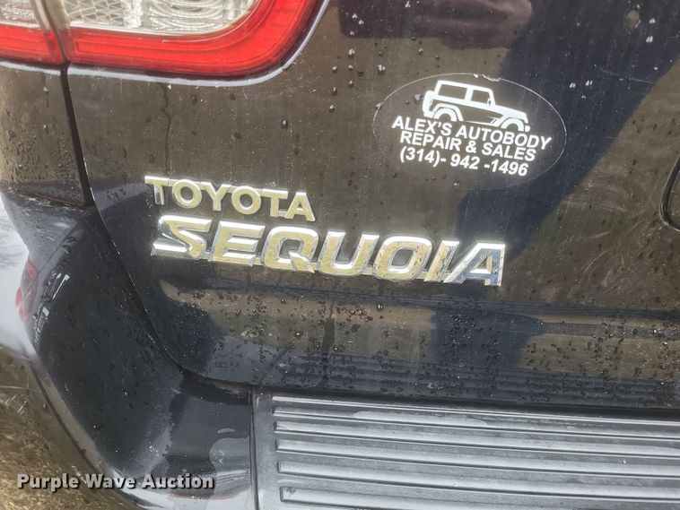 image for item DS5243 2005 Toyota Sequoia SUV