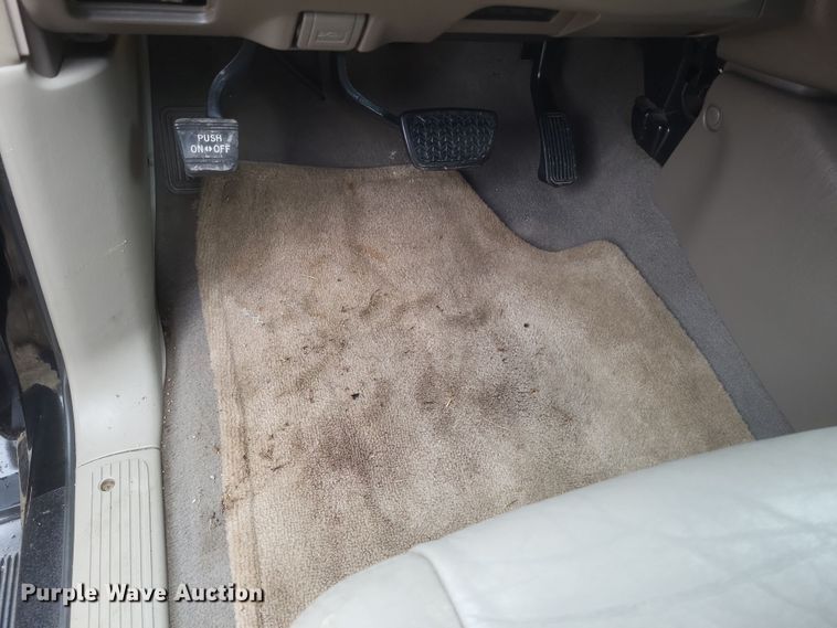 image for item DS5243 2005 Toyota Sequoia SUV