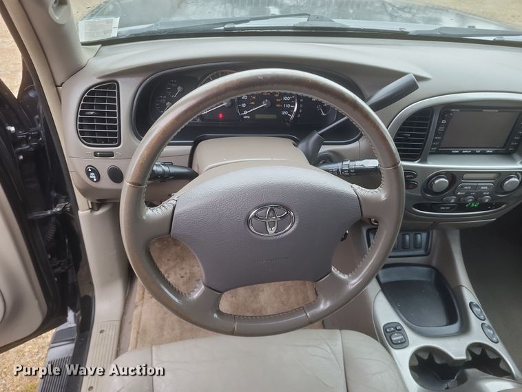 image for item DS5243 2005 Toyota Sequoia SUV