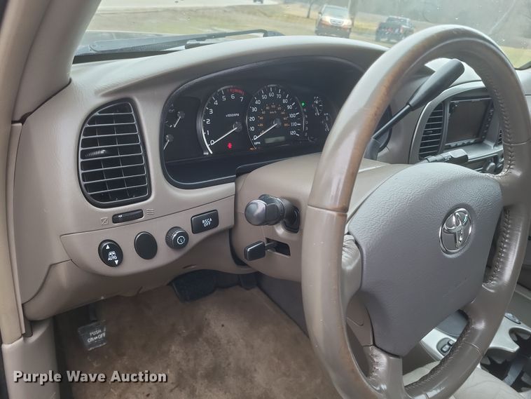 image for item DS5243 2005 Toyota Sequoia SUV