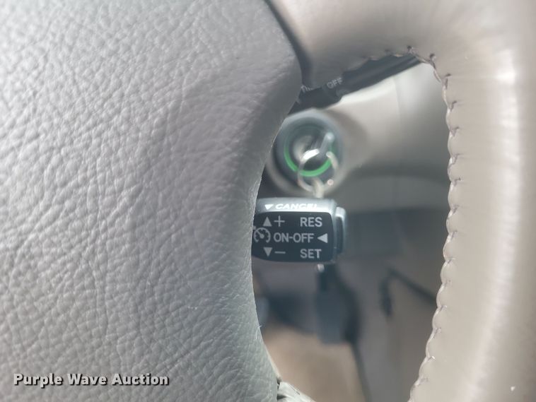 image for item DS5243 2005 Toyota Sequoia SUV