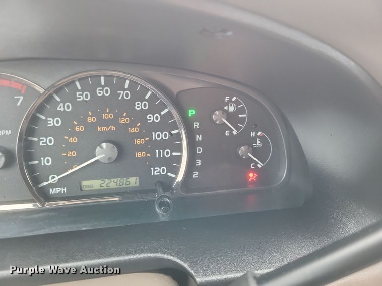 image for item DS5243 2005 Toyota Sequoia SUV