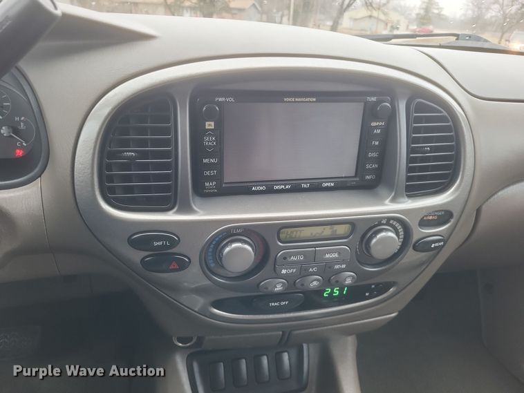 image for item DS5243 2005 Toyota Sequoia SUV