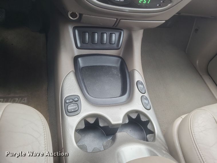 image for item DS5243 2005 Toyota Sequoia SUV