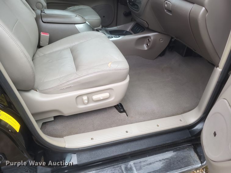 image for item DS5243 2005 Toyota Sequoia SUV