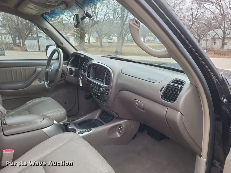 image for item DS5243 2005 Toyota Sequoia SUV