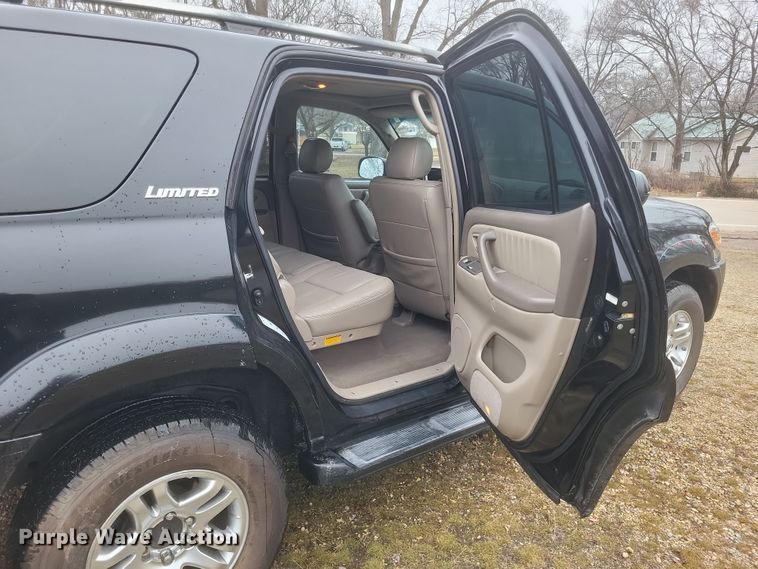 image for item DS5243 2005 Toyota Sequoia SUV