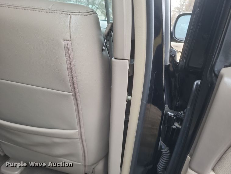 image for item DS5243 2005 Toyota Sequoia SUV