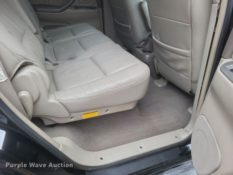 image for item DS5243 2005 Toyota Sequoia SUV