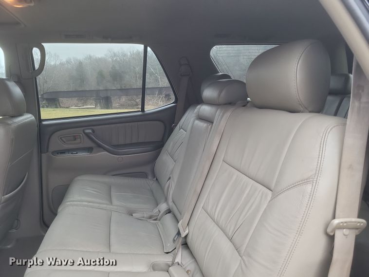 image for item DS5243 2005 Toyota Sequoia SUV