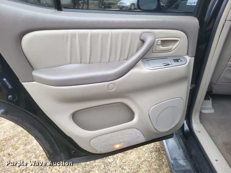 image for item DS5243 2005 Toyota Sequoia SUV