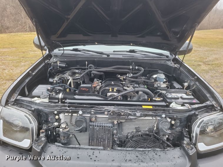 image for item DS5243 2005 Toyota Sequoia SUV