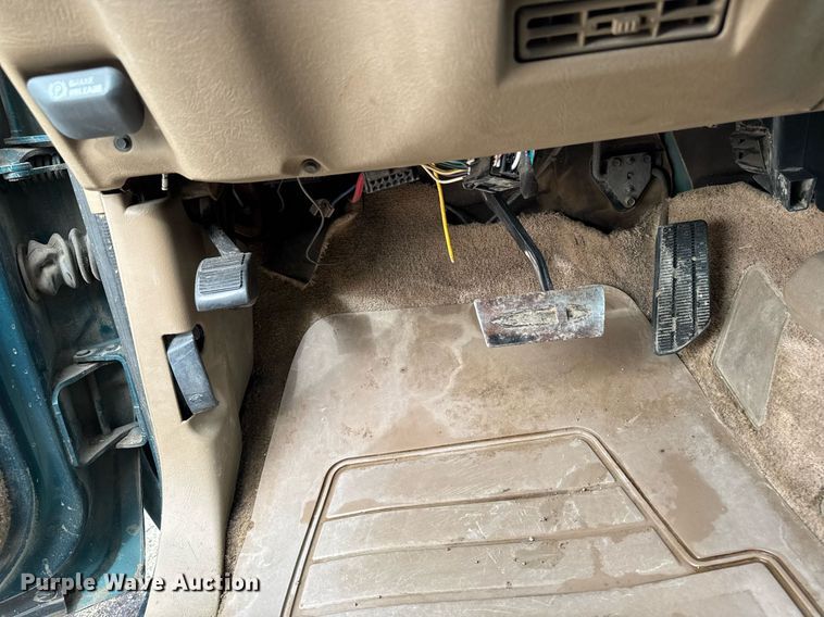 image for item DT0534 1995 GMC Yukon SLE SUV