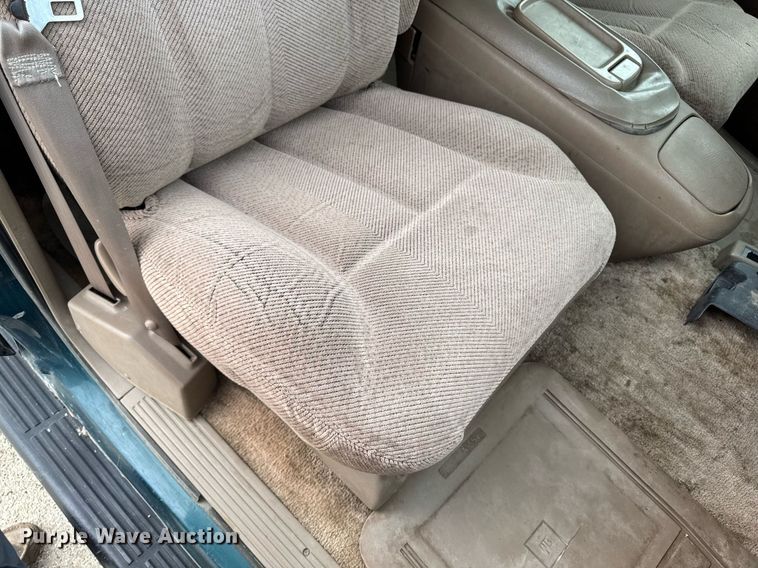 image for item DT0534 1995 GMC Yukon SLE SUV