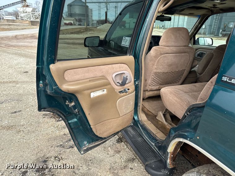 image for item DT0534 1995 GMC Yukon SLE SUV
